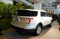 フォード、新型「エクスプローラー」を発表の画像