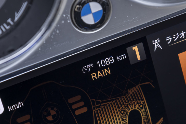 ライディングモードは、アグレッシブなほうから「Rock」「Roll」「Rain」の3種類。これらの設定についても、「R18／R18クラシック」からの変更はない。