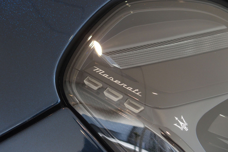 マセラティ・グラントゥーリズモ トロフェオ（ヘッドランプ）