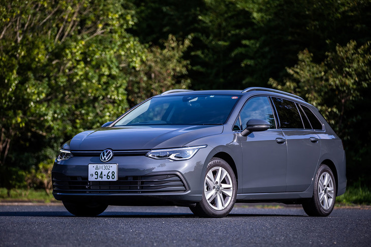 2021年7月28日に国内導入が開始されたフォルクスワーゲンの新型「ゴルフヴァリアント」。「ゴルフ」ベースのステーションワゴンとしては6世代目となる。