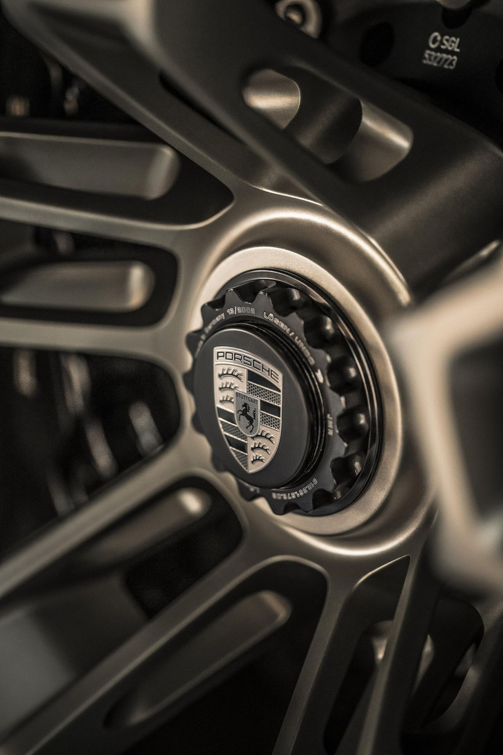 ポルシェ・ミッションX（ホイールセンターロック）