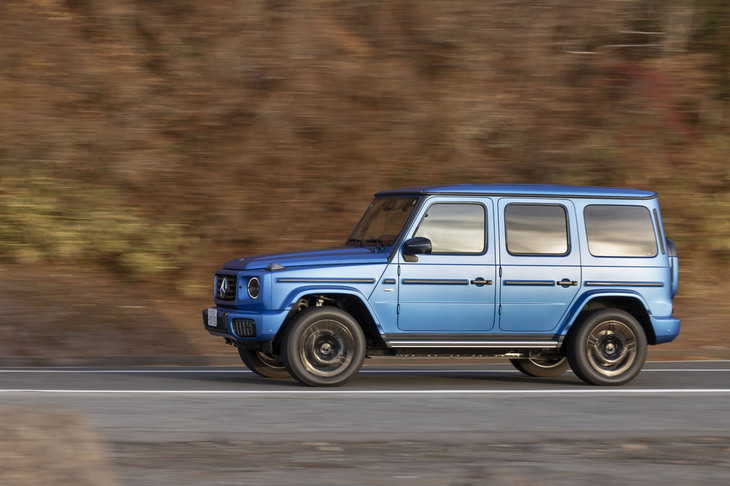 【メルセデス・ベンツG580 with EQテクノロジー エディション1のスペック】
	ボディーサイズ：全長×全幅×全高＝4730×1985×1990mm／ホイールベース：2890mm／車重：3120kg／駆動方式：4WD／フロントモーター：交流同期電動機×2／リアモーター：交流同期電動機×2／フロントモーター最高出力：147PS（108kW）/3542-1万0328rpm＜1基あたり＞／フロントモーター最大トルク：291N・m（29.7kgf・m）/111-3542rpm＜1基あたり＞／リアモーター最高出力：147PS（108kW）/3542-1万0328rpm＜1基あたり＞／リアモーター最大トルク：291N・m（29.7kgf・m）/111-3542rpm＜1基あたり＞／システム最高出力：587PS（432kW）／システム最大トルク：1164N・m（118.7kgf・m）／タイヤ：（前）275/50R20 113V XL／（後）275/50R20 113V XL（ファルケン・アゼニスFK520）／交流電力量消費率：262Wh/km（WLTCモード）／一充電走行距離：530km（WLTCモード）／価格：2635万円
	
	【取材時の燃費データ】
	テスト距離：238.0km（市街地1：高速道路7：山岳路2）／消費電力量：--kWh／参考電力消費率：380Wh/km（約2.6km/kWh。車載電費計計測値）