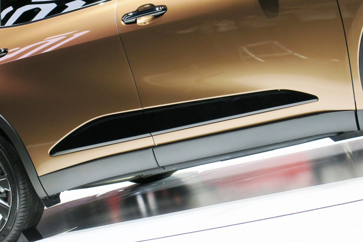 トヨタ・クラウン クロスオーバー（エクステリア）