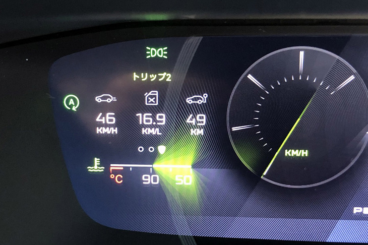 今回「408 GT」で首都高を一周した際の燃費は16.9km/リッター。カタログに掲載されるWLTC燃費の16.7km/リッターを上回った。このクラスのピュアガソリンエンジン車としてはトップクラスの燃費性能だと思う。