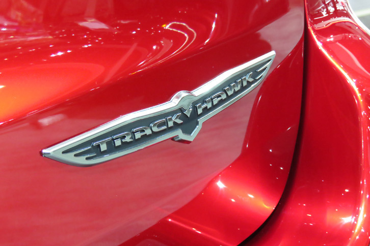 ジープ・グランドチェロキー トラックホーク（バッジ）