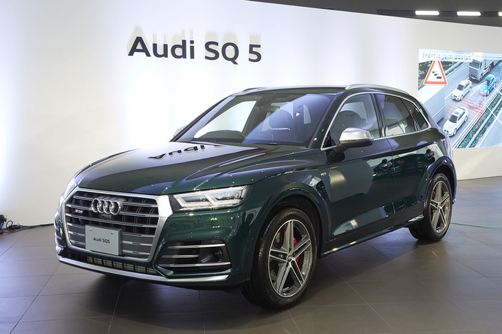 「アウディQ5」の場合、ノーマルモデルではオンデマンド4WD、上級モデルの「SQ5」ではセンターデフ式のフルタイム4WDとつくり分けられている。