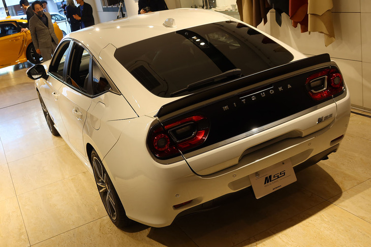 ミツオカM55ファーストエディションe：HEV LX