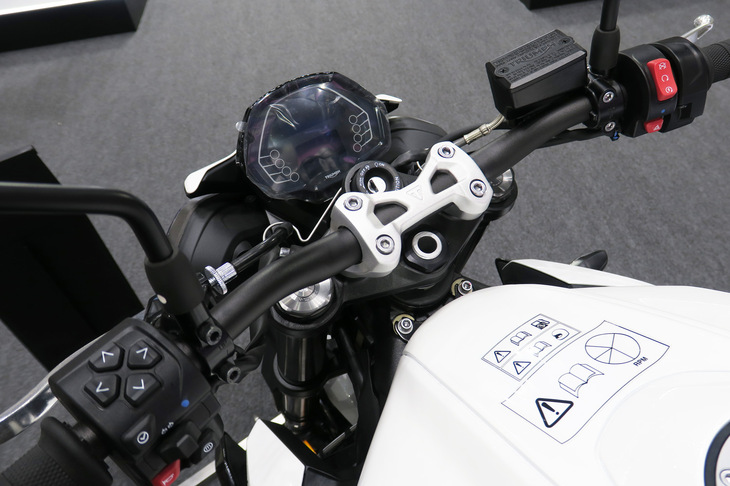 トライアンフ・ストリートトリプル765R