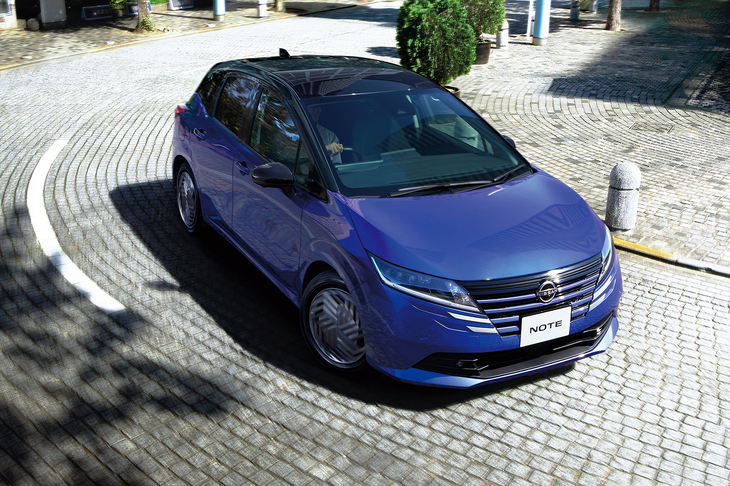 業績低迷が続く日産では「セレナ」と並んで貴重な売れ筋モデルの「ノート」。発電専用のエンジンを搭載してモーターが駆動するシリーズ式ハイブリッドの「e-POWER」を搭載している。