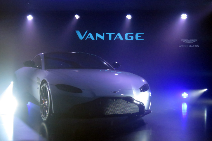 2017年11月21日午後9時、いよいよ新型「ヴァンテージ」がアンベール！ 同車は英本国の正午にあわせ、ここ東京を含む世界6カ所で同時に発表された。