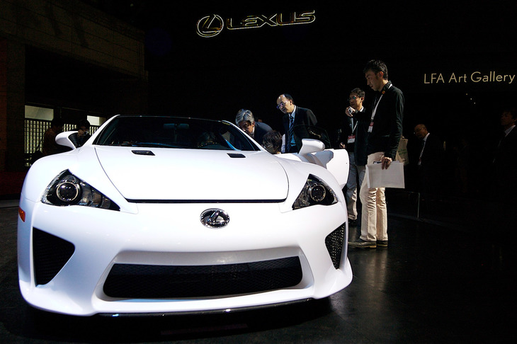 2009年の東京モーターショーで発表された「LFA」。2010年末に生産が開始された。