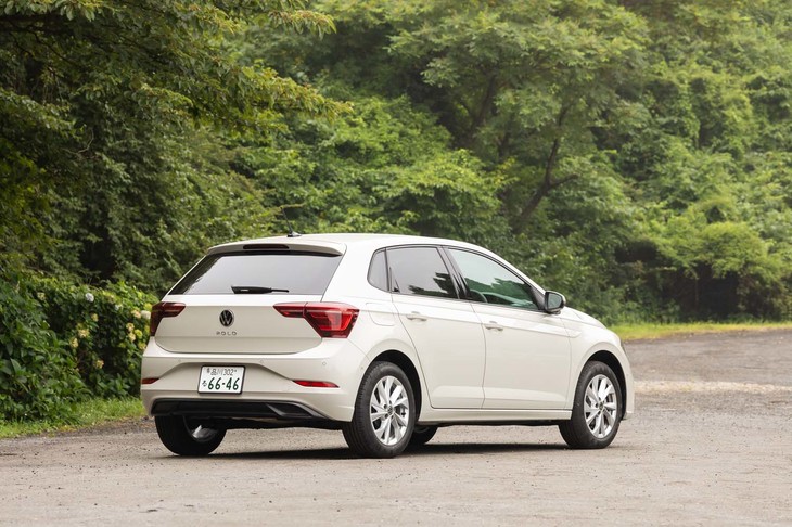 【フォルクスワーゲン・ポロTSIスタイルのスペック】
	ボディーサイズ：全長×全幅×全高＝4085×1750×1450mm／ホイールベース：2550mm／車重：1170kg／駆動方式：FF／エンジン：1リッター直3 DOHC 12バルブ ターボ／トランスミッション：7段AT／最高出力：95PS（70kW）/5000-5500rpm／最大トルク：175N・m（25.5kgf・m）/1600-3500rpm／タイヤ：（前）195/55R16 91V XL／（後）195/55R16 91V XL（コンチネンタル・コンチスポーツコンタクト5）／燃費：17.1km/リッター（WLTCモード）／価格：324万5000円
	
	【取材時の電費データ】
	テスト距離：244.1km（市街地1：高速道路7：山岳路2）／使用燃料：18.4リッター（ハイオクガソリン）／参考燃費：13.3km/リッター（満タン法）／13.6km/リッター（車載燃費計計測値）