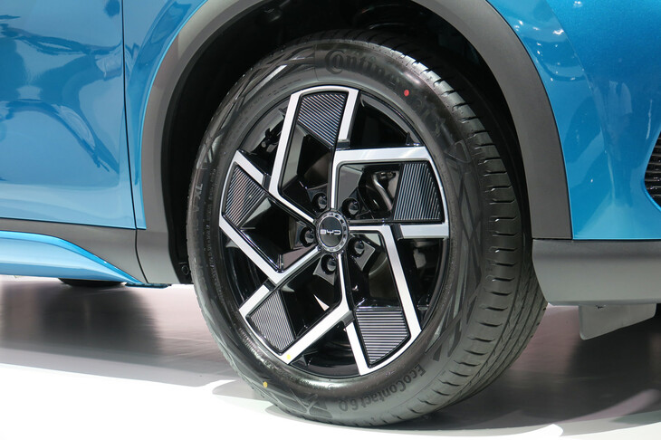 BYDアットスリー（タイヤ＆ホイール）