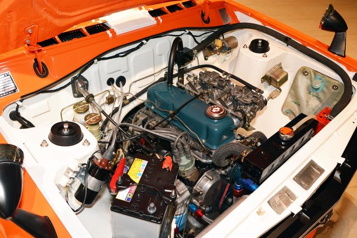 レース用に改良されたA12型1.2リッター直4 OHVエンジン。NISMO FESTIVALでのデモランでは、サニーの車体を190km/hまで加速させた。