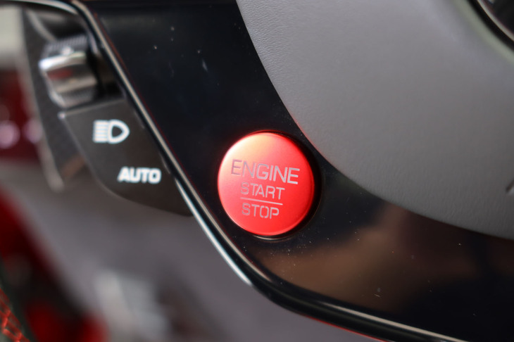 フェラーリ・アマルフィ（始動ボタン）