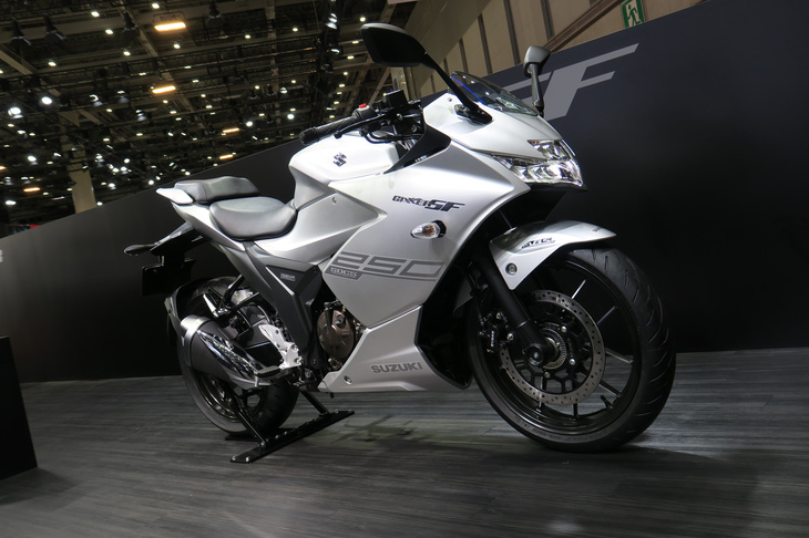 スズキ・ジクサーSF250