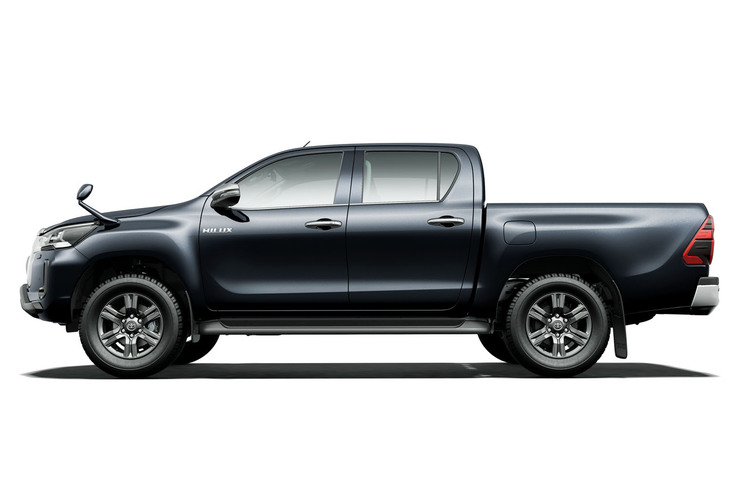 「ハイラックス」も「トライトン」も強固なラダーフレームを持つピックアップトラックで、タイで生産されるところも同じ。全長5340mmほどのボディー全長（グレードによってまちまち）も大体同じだ。