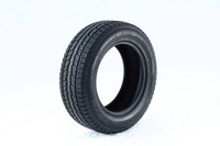 SUV向けのスタッドレスタイヤ「オブザーブGSi-6」は、ジグザグのグルーブなど、アグレッシブなデザインも特徴。