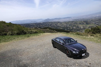 とがった見た目とは裏腹に、「フライングスパーW12 S」は、ベントレー伝統の紳士的な優しさを内に秘めたスーパーエクスプレスだった。