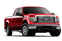 「フォードF-150」
	「Fシリーズ」は1948年から造られているフォード伝統のピックアップトラック。「F-150」は1975年から登場している。全幅2m超、全長5m超のビッグサイズだ。映画に登場するのは先代モデル。