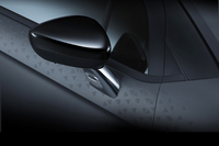 DSモノグラムで飾られた、ドアミラー周辺部。