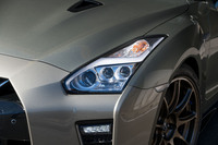 試乗車のボディーカラーは「T-spec」専用色の「ミレニアムジェイド」。R34型「スカイラインGT-R」に設定されたボディーカラーをモチーフとしたものだ。