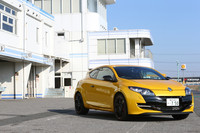 現行型「メガーヌR.S.」は2010年12月に日本デビュー。2012年7月にはマイナーチェンジを経た新型が導入された。（A）
	（写真＝A：荒川正幸、K：小河原認）