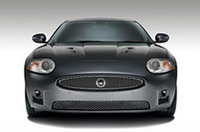 
	「ジャガーXKR」（写真＝Jaguar）
	 