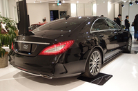 「CLS550」（クーペ）のリアビュー。