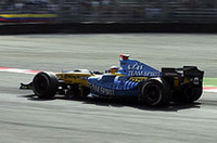 速いモントーヤ／マクラーレンの後ろにしっかりとつき、ライコネンの表彰台を阻むことに成功したルノー勢。アロンソは、次戦ベルギーGPでライコネンに4点以上の差をつければ、最年少ワールドチャンピオンになれる。（写真＝ルノー）