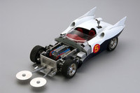 オートジャッキやチョッパー（のこぎり）、潜望鏡などの特殊装備のギミックも精密に再現されている。全長280×全幅110×全高62mm。3万9900円（税込。以下同様）。