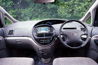 トヨタ・エスティマハイブリッド（CVT）【ブリーフテスト】の画像