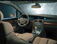 前期型のインテリア。今日見てもモダーンさに曇りはない。