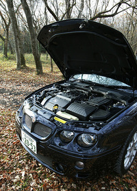 MG ZT-T（5AT）【ブリーフテスト】の画像