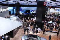 メルセデス・ベンツブースの様子。