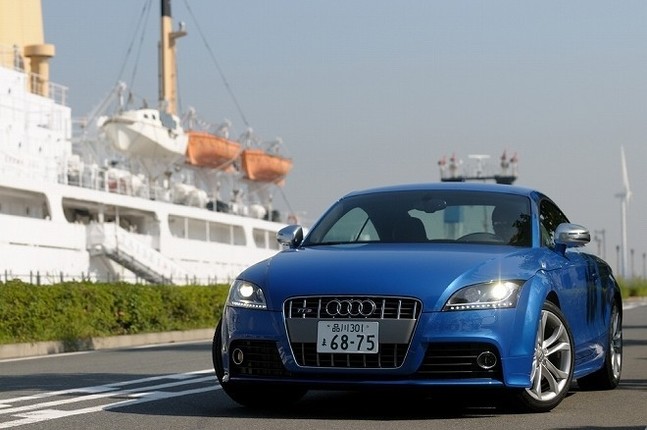 【スペック】全長×全幅×全高＝4200×1840×1380mm／ホイールベース＝2465mm／車重＝1470kg／駆動方式＝4WD／2リッター直4DOHC16バルブターボ（272ps/6000rpm、35.7kgm/2500-5000rpm）／価格＝675.0万円（テスト車＝695.0万円）
