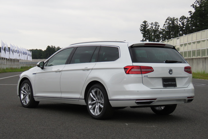 「パサートGTEアドヴァンス ヴァリアント」