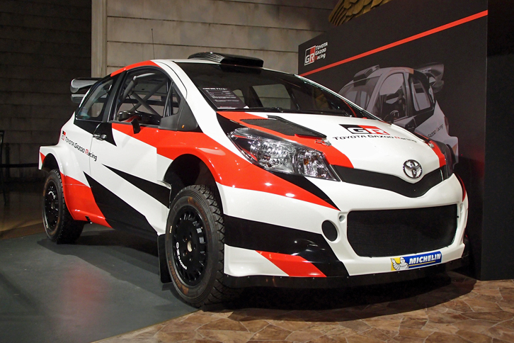 2017年のWRC参戦に向けて車両開発が進められている「トヨタ・ヤリス」のテストカー。今回の特別企画展では、6月24日から6月28日までと、7月6日から8月23日までの期間限定で展示される。