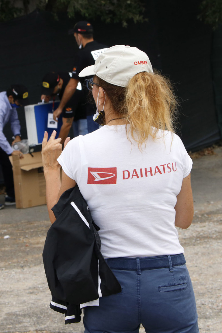 DPSのゼネラルマネジャー、カルメンさん着用のダイハツロゴ入りTシャツもファン垂ぜんの的？