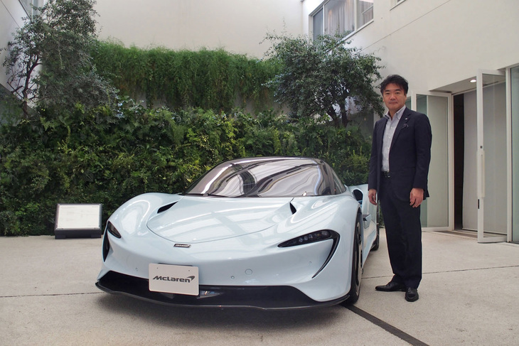 「スピードテール」の発表イベントに登壇したマクラーレン・オートモーティブ・アジア 日本支社代表の正本嘉宏氏。