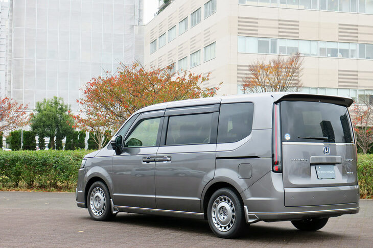 ホンダ・ステップワゴンe：HEVスパーダ ホンダアクセス用品装着車（エクステリア）