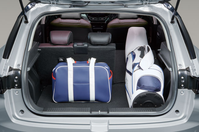 後席は6：4の分割可倒式だ。