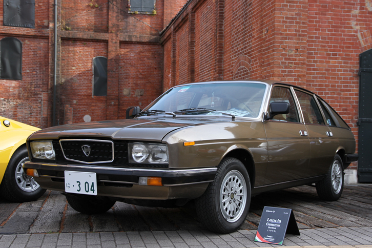 特別賞であるフィオラヴァンティ賞に輝いた1978年「ランチア・ガンマ・ベルリーナ」。フィオラヴァンティ氏が学生時代から提唱し、67年のトリノショーに出展されたコンセプトカーである「BMCエアロディナミカ」で具体化され、「シトロエンGS」や「CX」などにも影響を与えた空力ボディーをまとったアッパーミドル・サルーン。