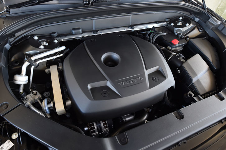 「XC60 T5 AWDインスクリプション」の2リッター直4ターボエンジン（写真）は、高回転域の優れたレスポンスと伸びやかなドライビングフィールが特徴とされている。