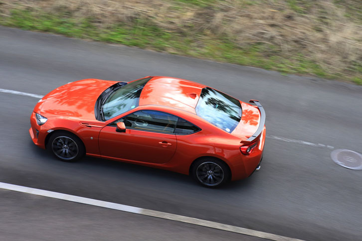 最上級グレードの「GT“リミテッド”」には、ウイングタイプのリアスポイラーが標準装備される。