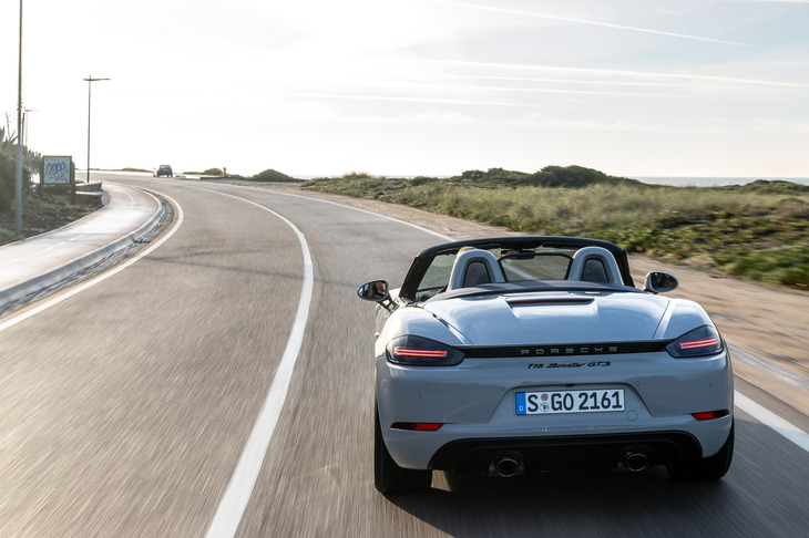 今回の試乗会は、ポルトガル西部に位置するエストリルサーキットと、その周辺の一般道にて行われた。