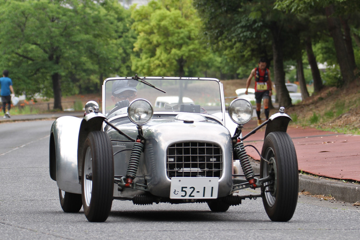 1953年から56年にかけておよそ100台が作られた、ロータス初の市販車である「ロータスMk6」。「スーパーセブン」のオリジナルである「ロータス・セブン」の前の世代だから「Mk6」なのである。