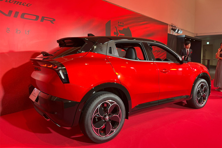 リアは、コーダトロンカと呼ばれる後端を断ち切ったようなデザインが特徴的。