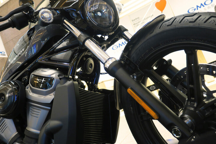 ハーレーダビッドソン・ナイトスター（フロントフォーク）