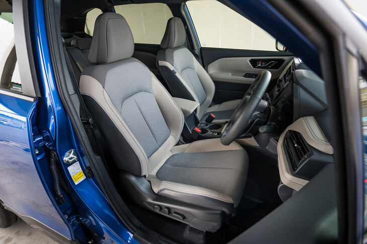 シートの仕様はグレードによって異なる。写真は「プレミアムS：HEV EX」。（写真：向後一宏）